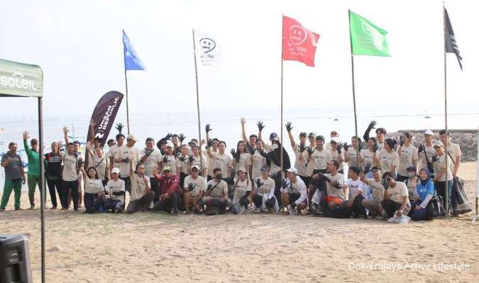 Gandeng Komunitas Lokal, Erajaya Active Lifestyle Gelar UR Beach Clean Day