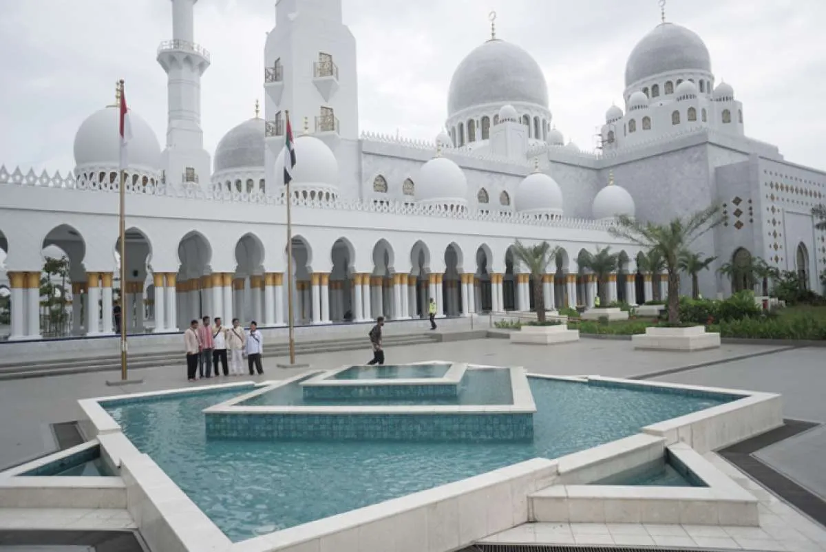 Ma'ruf Amin Resmikan Pembukaan Masjid Raya Sheikh Zayed Solo untuk Umum 