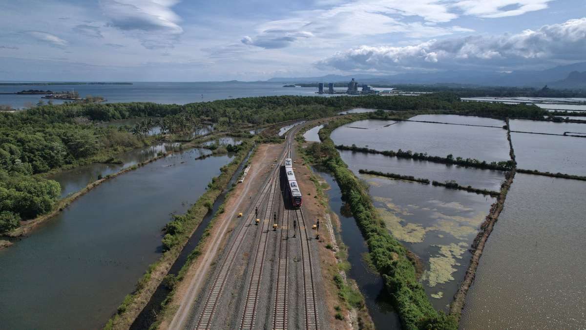 Melongok Perkembangan Kereta Api Makassar-Parepare Usai Setahun Diresmikan