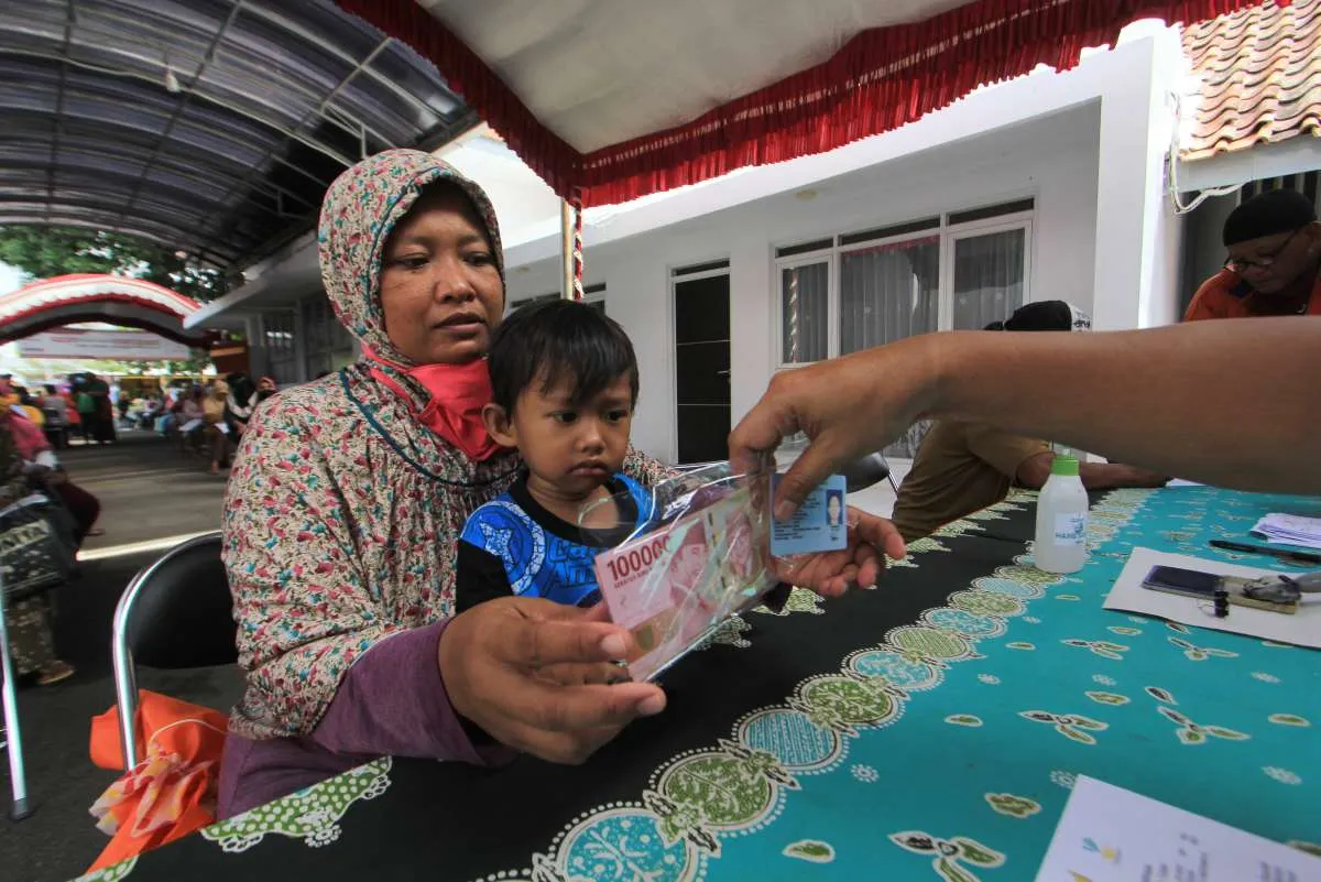 Survei SMRC: Bansos terkait wabah Covid-19 tidak tepat sasaran