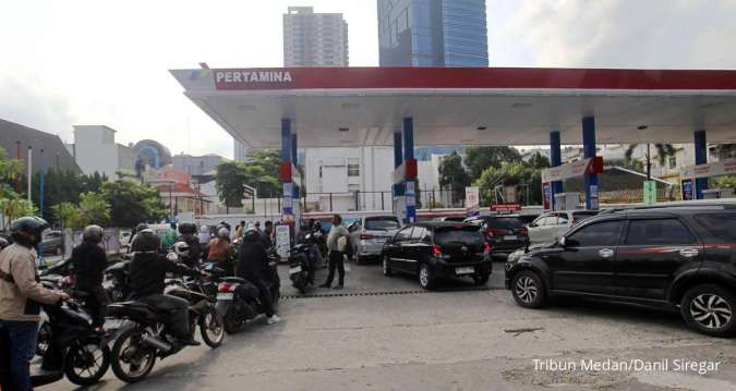 Bahlil Minta Masyarakat Menengah ke Atas Tak Pakai BBM Subsidi