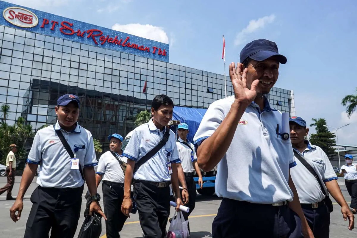 Menaker Pastikan JKP dan JHT Pekerja Sritex Cair Pekan Ini