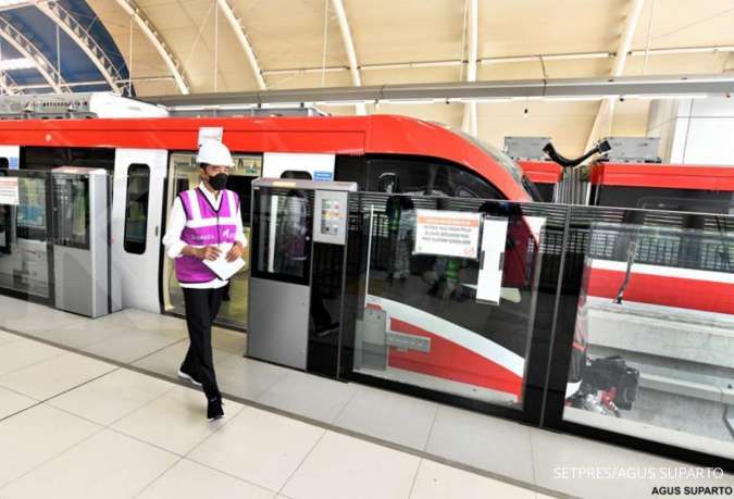 Jokowi Berharap LRT Bisa Beroperasi Juli 2023, Bersamaan dengan Kereta Cepat Jakarta