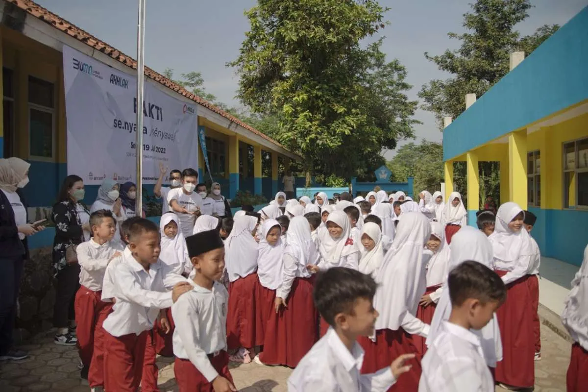 Grup MIND ID dan Kementerian BUMN Estafet Gelar Employee Volunteering