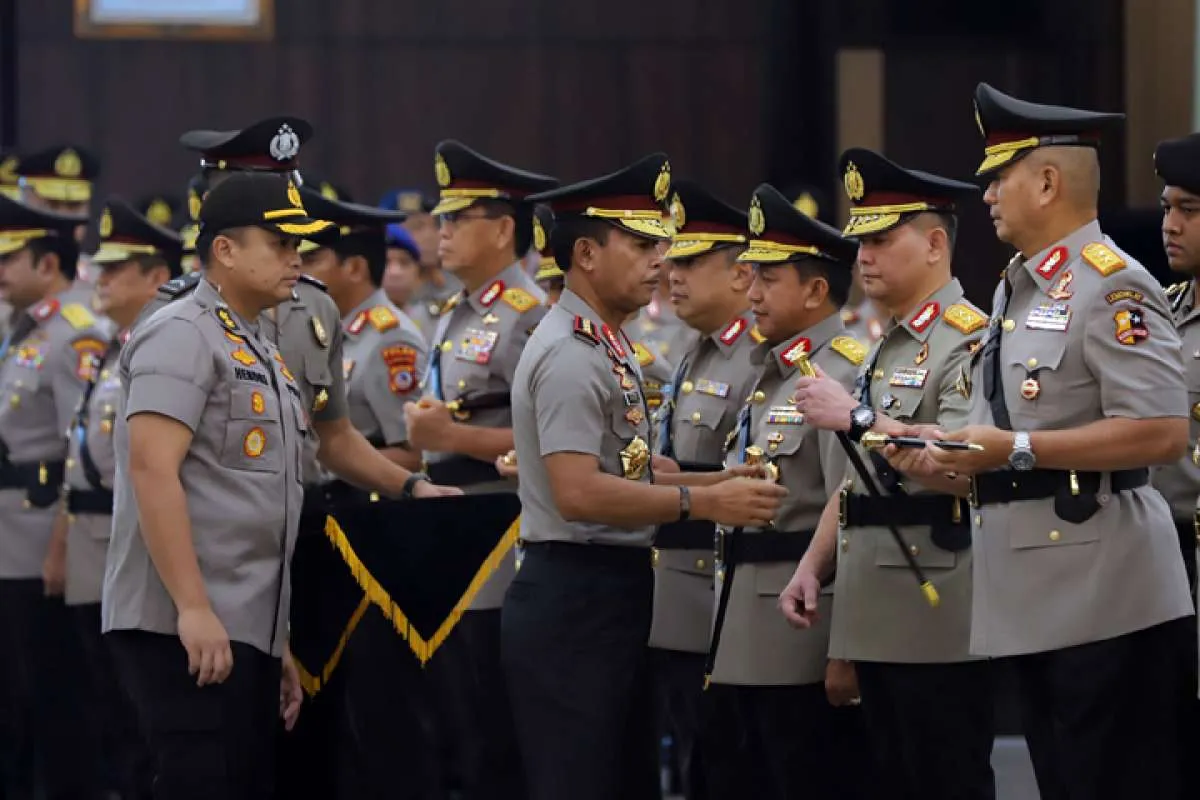 Selain Kadiv Humas Polri, Kapolri mutasi 9 Kapolda