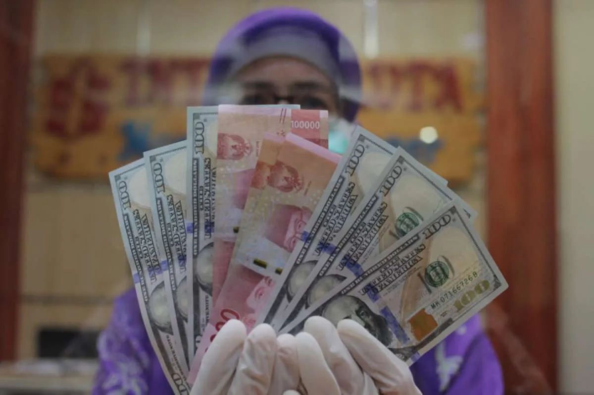 Kurs Dollar AS-Rupiah: Dua hari beruntun pekan ini, rupiah tekor!