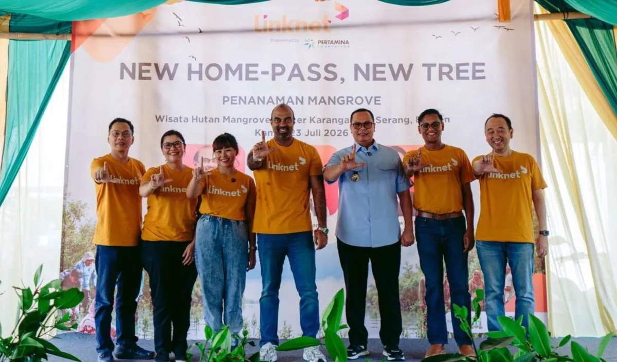 Sembari Ekspansi, Link Net Tanam Ribuan Bibit Pohon Mangrove