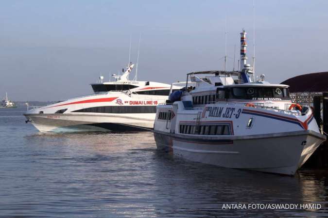 Kapal cepat di Pelabuhan Dumai