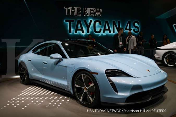 Mobil listrik Taycan buatan Porsche menarik minat 30.000 pembeli