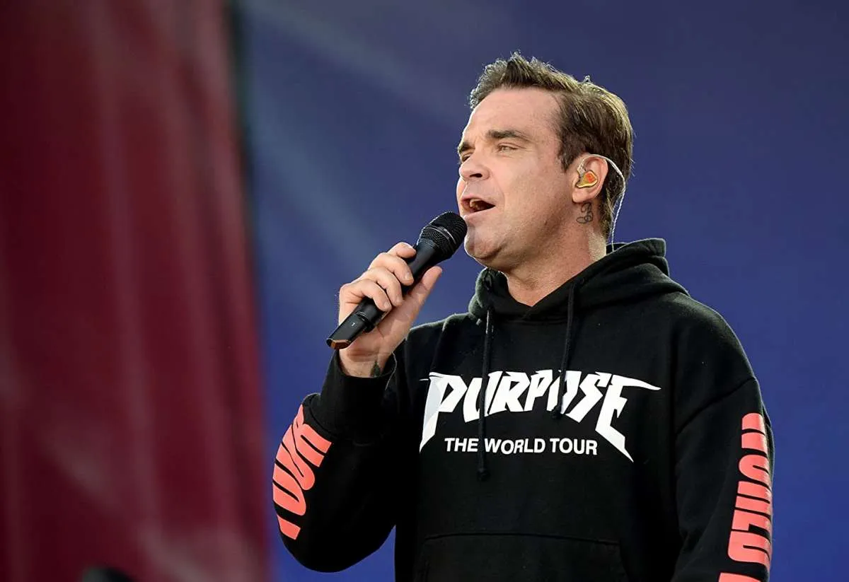 Merasakan gejala infeksi virus corona, Robbie Williams isolasi diri 