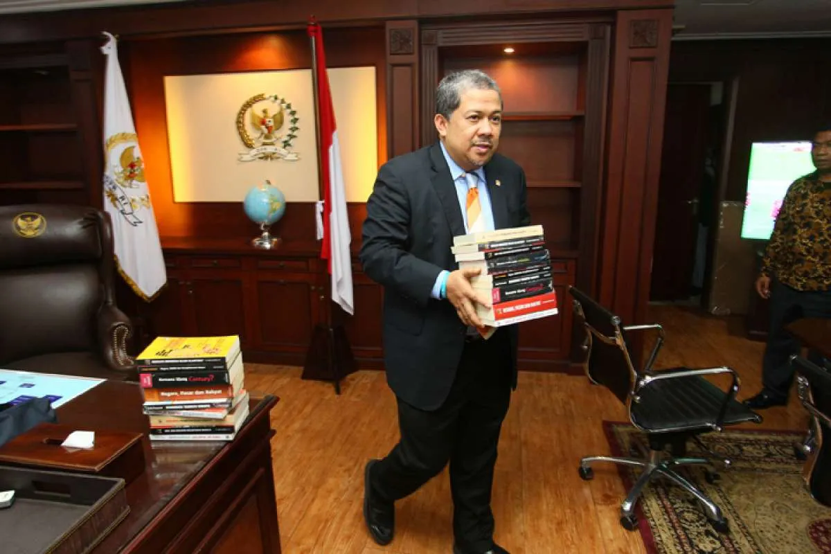 Fahri Hamzah: Uang pensiun DPR lebih kecil dari penghasilan istri saya