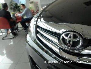 Dikabarkan akan pangkas produksi di Indonesia, saham ASII terkulai
