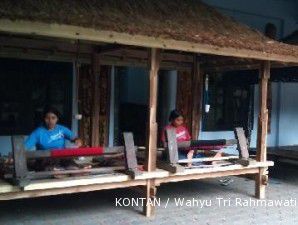 Sentra tenun Sukarara: Ada kain tenun ikat dan songket (2)