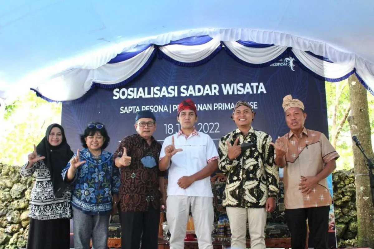 Kemenparekraf Tingkatkan Pemahaman Sadar Wisata kepada Pelaku Pariwisata di Wakatobi