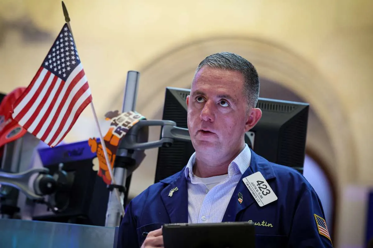 Wall Street Menguat di Awal Pekan, Investor Fokus pada Arah Kebijakan The Fed
