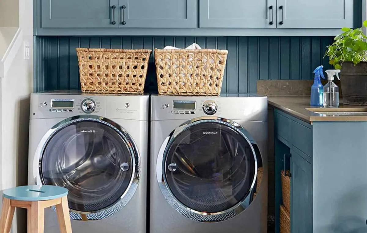 7 Tips Cepat Keringkan Jemuran Basah Saat Musim Hujan, Anti Bau Apek!