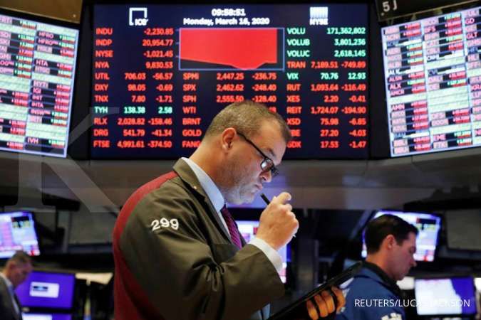 Wall Street anjlok, Dow Jones melorot hampir 13% akibat pemangkasan bunga The Fed