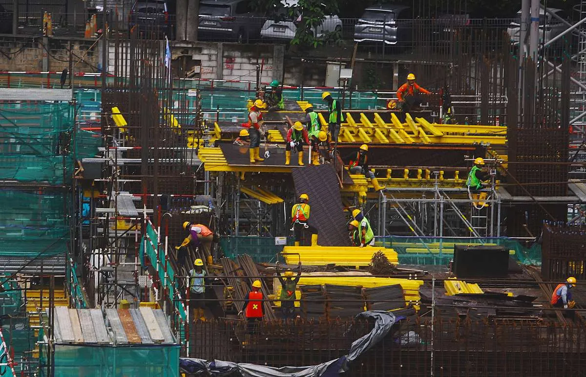 Simak Prospek Kinerja Emiten Konstruksi Swasta Usai Efisiensi Anggaran Infrastruktur