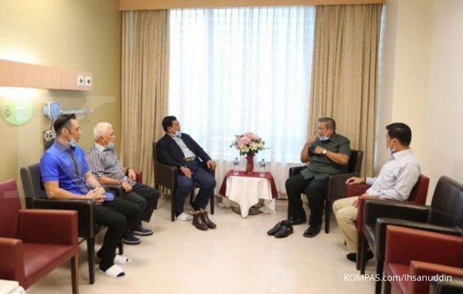 Prabowo jenguk Ani Yudhoyono di Singapura