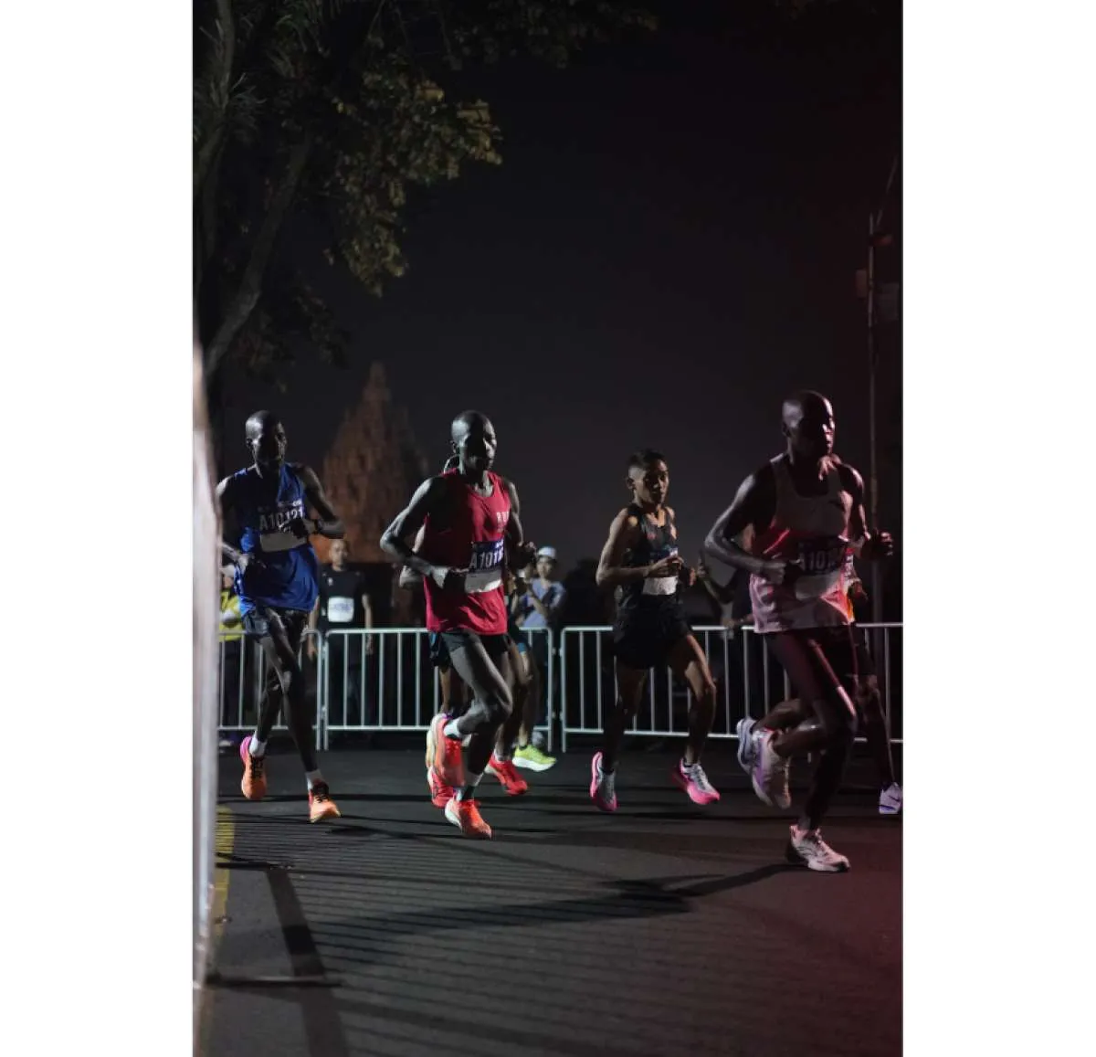 Rekor Baru! 9.200 Pelari Meriahkan Mandiri Jogja Marathon 2025 di Prambanan