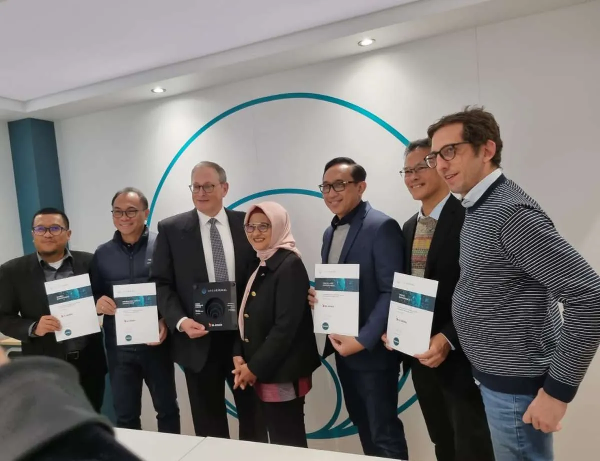 Di Arena Mobile World Congress 2023 XL Axiata Terima Opensignal Awards