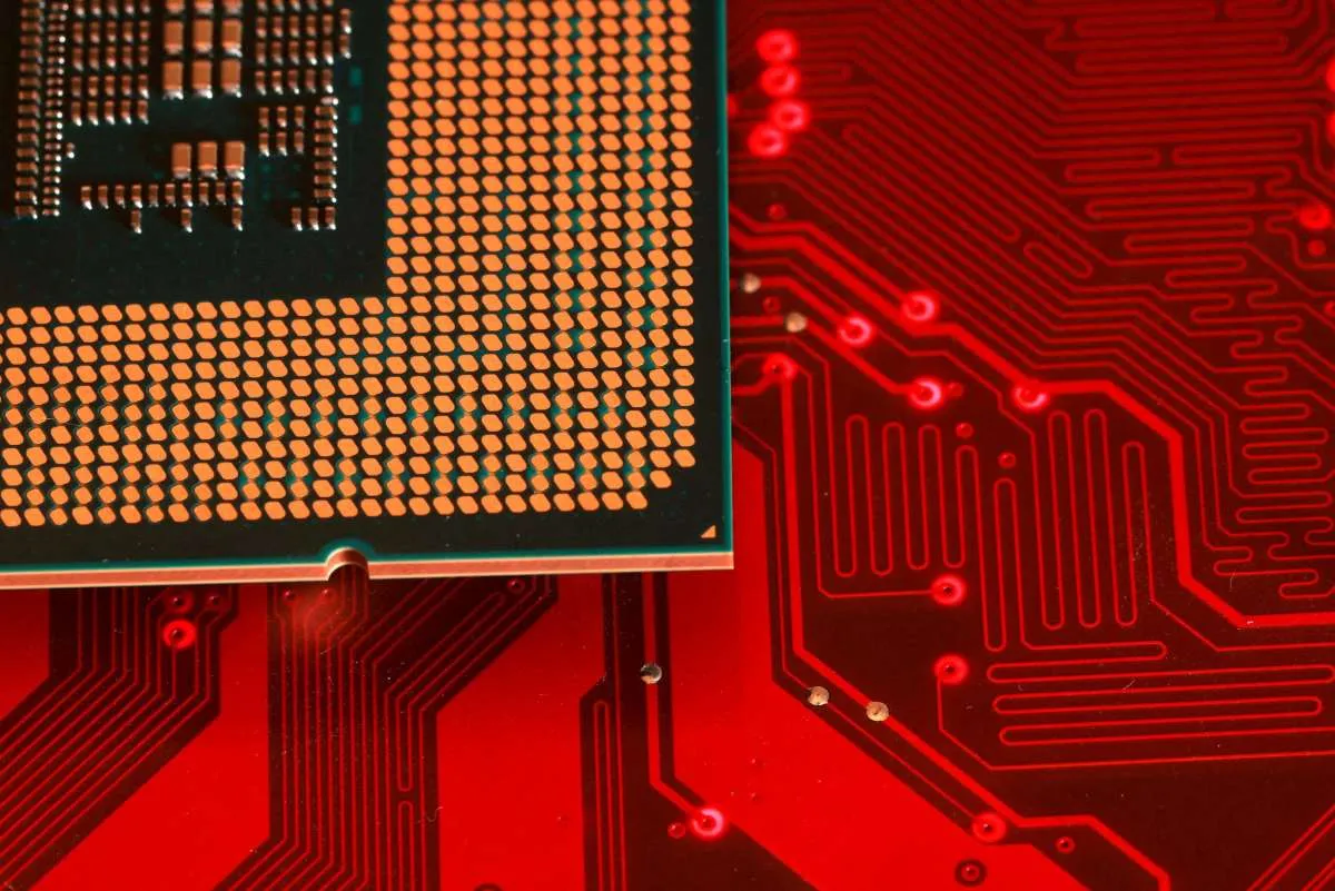 China Geser AS dari Takhta Superkomputer Tercepat Dunia, Tapi Belum Unggul di AI