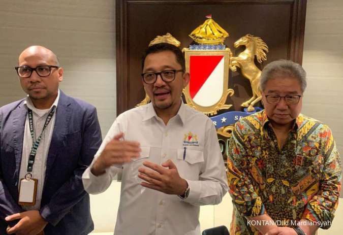 Wakil Ketua Umum Bidang Perindustrian Kadin, Bobby Gafur Umar usai pertemuan dengan pelaku industri kendaraan listrik.