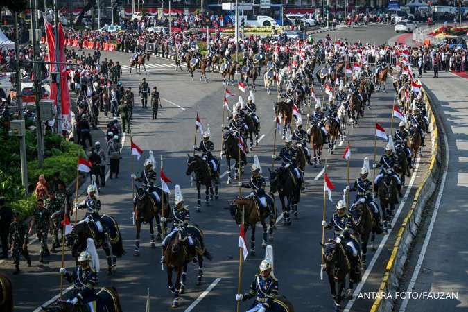 Kirab Bendera Pusaka Warnai Pembukaan Peringatan HUT ke-80 RI