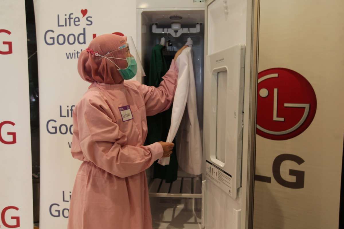 LG Styler, lemari pakaian bersanitasi untuk rumah sakit