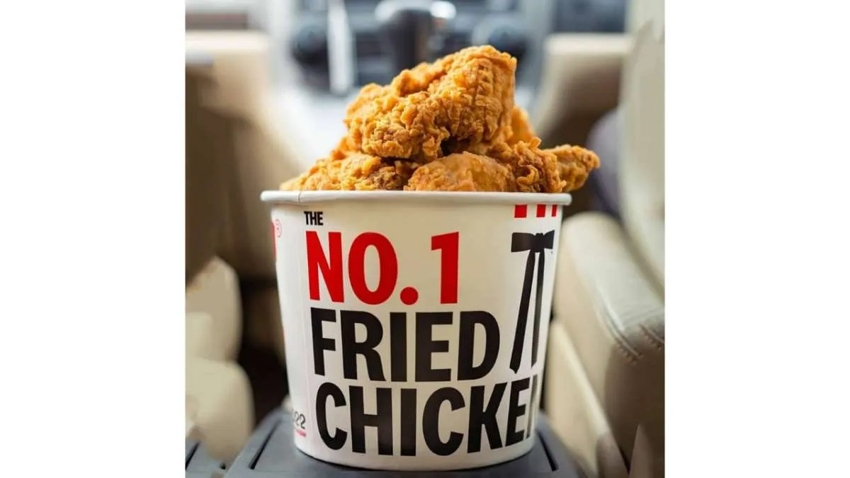 Cek promo KFC hari ini 1 Juli 2021, 10 potong ayam mulai Rp 90.000 saja!