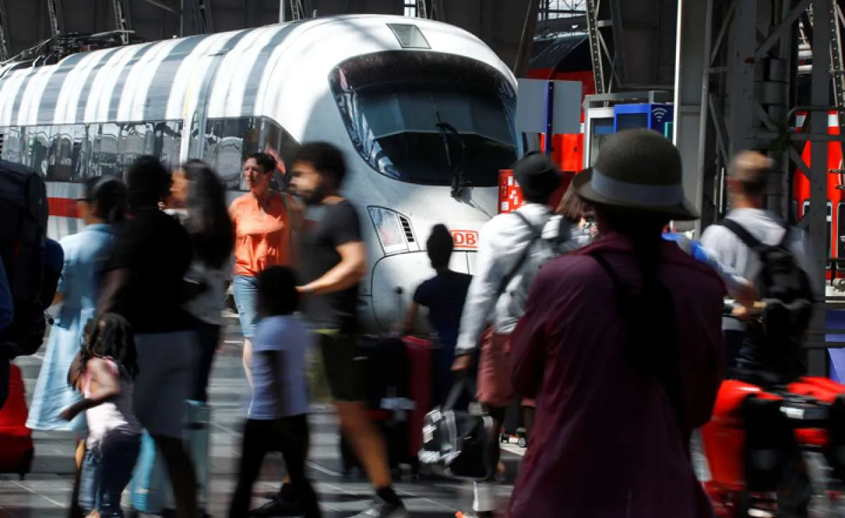 Manufacturing weakness dents Germany's labour market