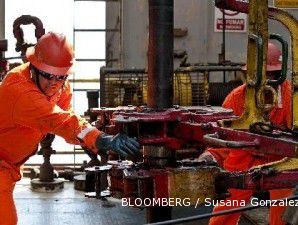 Stok turun untuk pekan kelima, harga minyak berhasil reli 