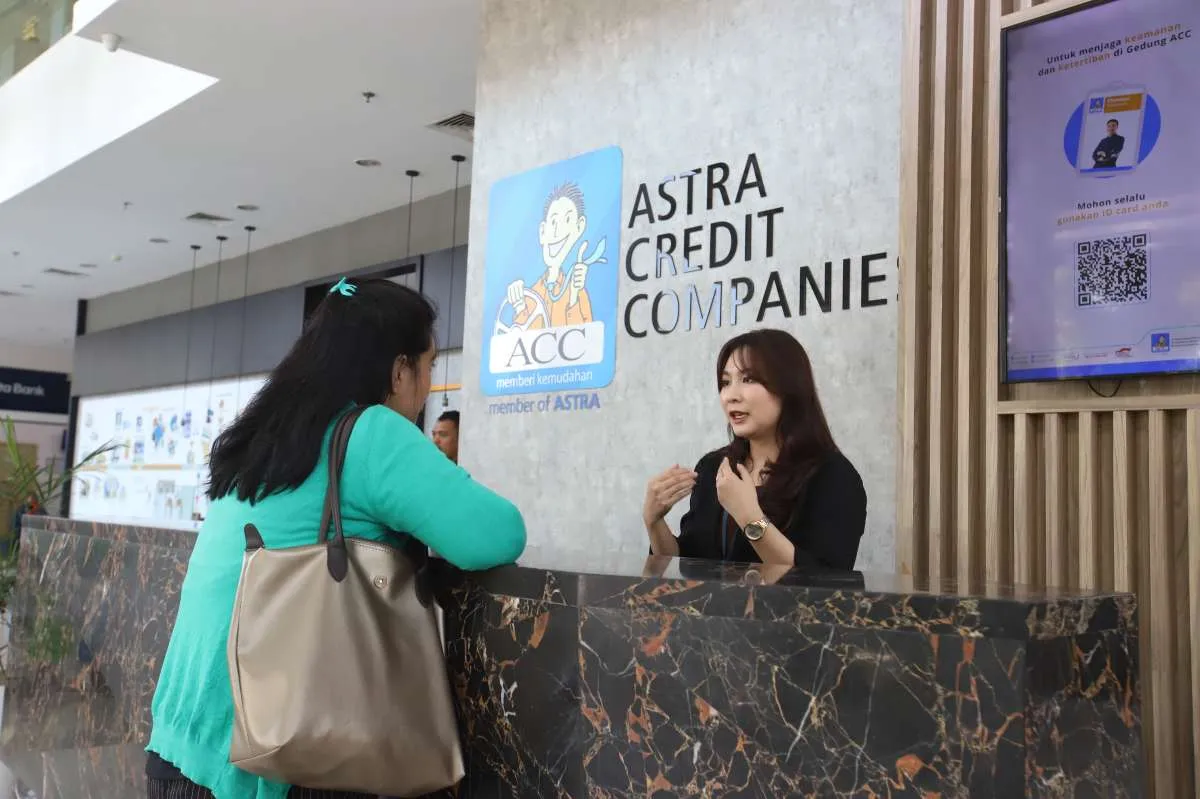 Astra Credit Companies Cermati Efek Pembatasan BBM pada Pembiayaan Kendaraan Listrik
