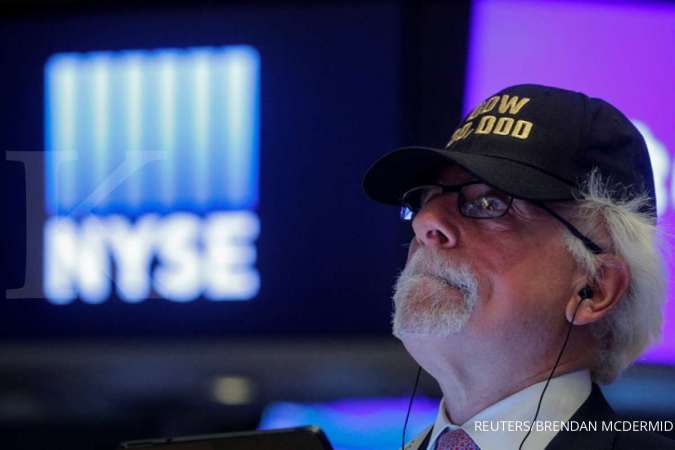 Wall Street Tergelincir pada Kamis (16/5), Setelah Dow Mencapai Level 40.000