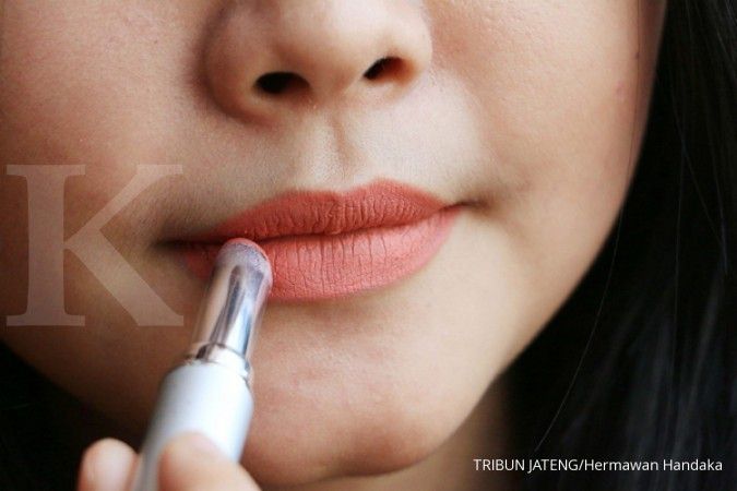 4 Cara mencerahkan bibir, bisa pakai bahan alami