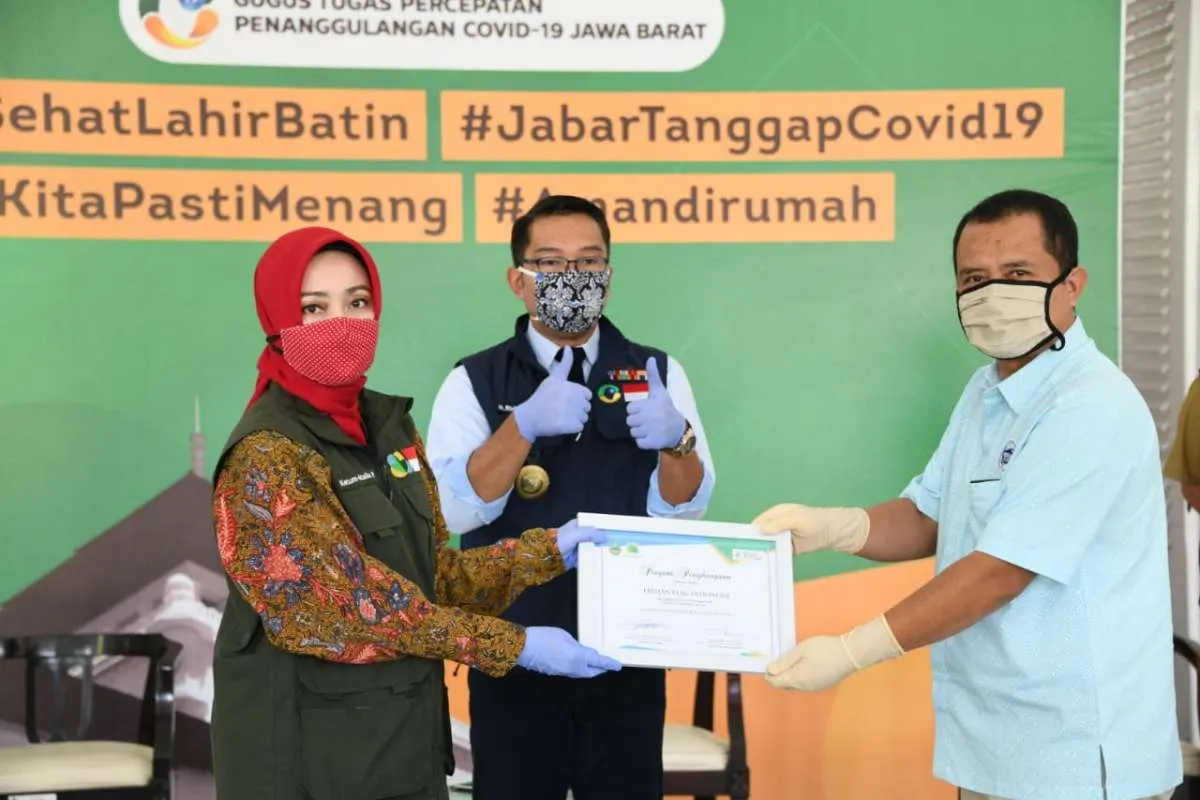 Frisian Flag donasikan 50.000 produk susu bagi warga Jabar