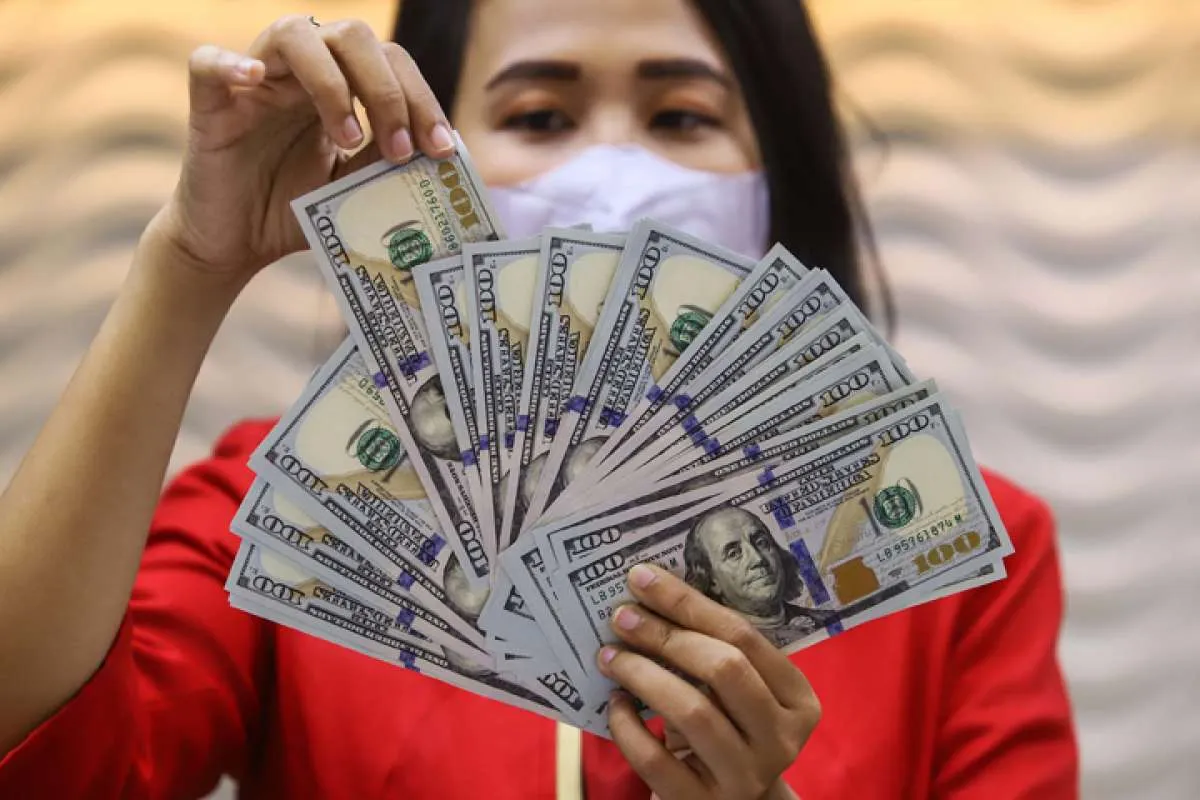 Makin Loyo Hadapi Dolar AS, Begini Prediksi Rupiah Hari Ini, Kamis (20/10)