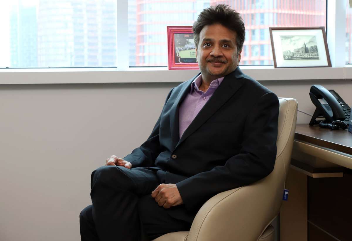  Dari Manufaktur ke Kesehatan