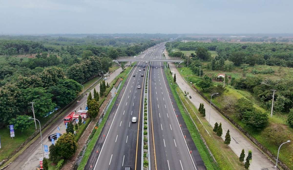 Trafik Jalan Tol Menanjak Saat Mudik Lebaran