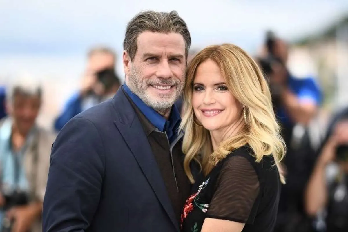 Kelly Preston, istri John Travolta meninggal dunia karena kanker payudara