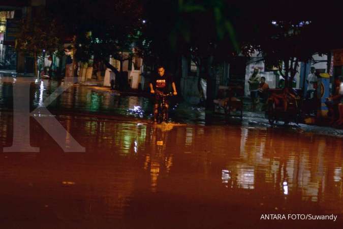 Peringatan Dini Cuaca Besok (21/4) Hujan Lebat, Waspada Bencana di Provinsi Ini