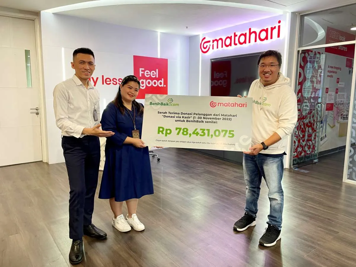 Matahari Serahkan Donasi Pelanggan sebesar Rp 78.431.075 kepada BenihBaik.com