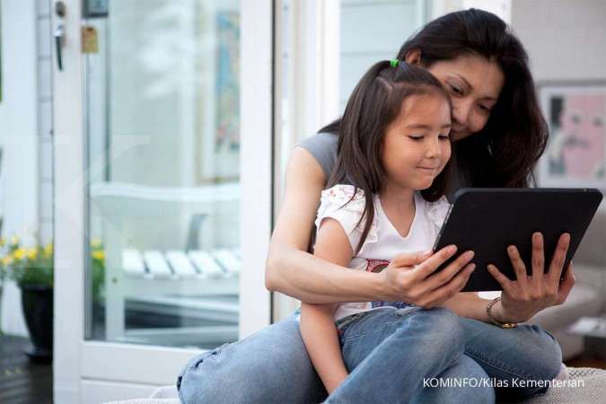 Orang Tua Perlu Memantau Aktivitas Anak di Ruang Digital