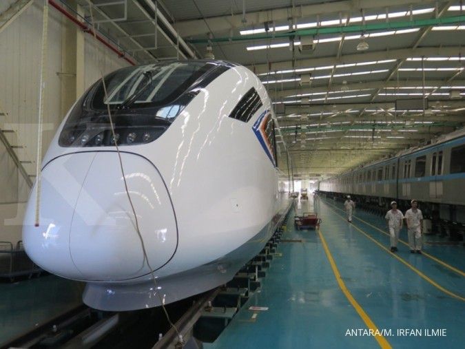 Luhut estimasi kereta cepat Jakarta-Bandung molor