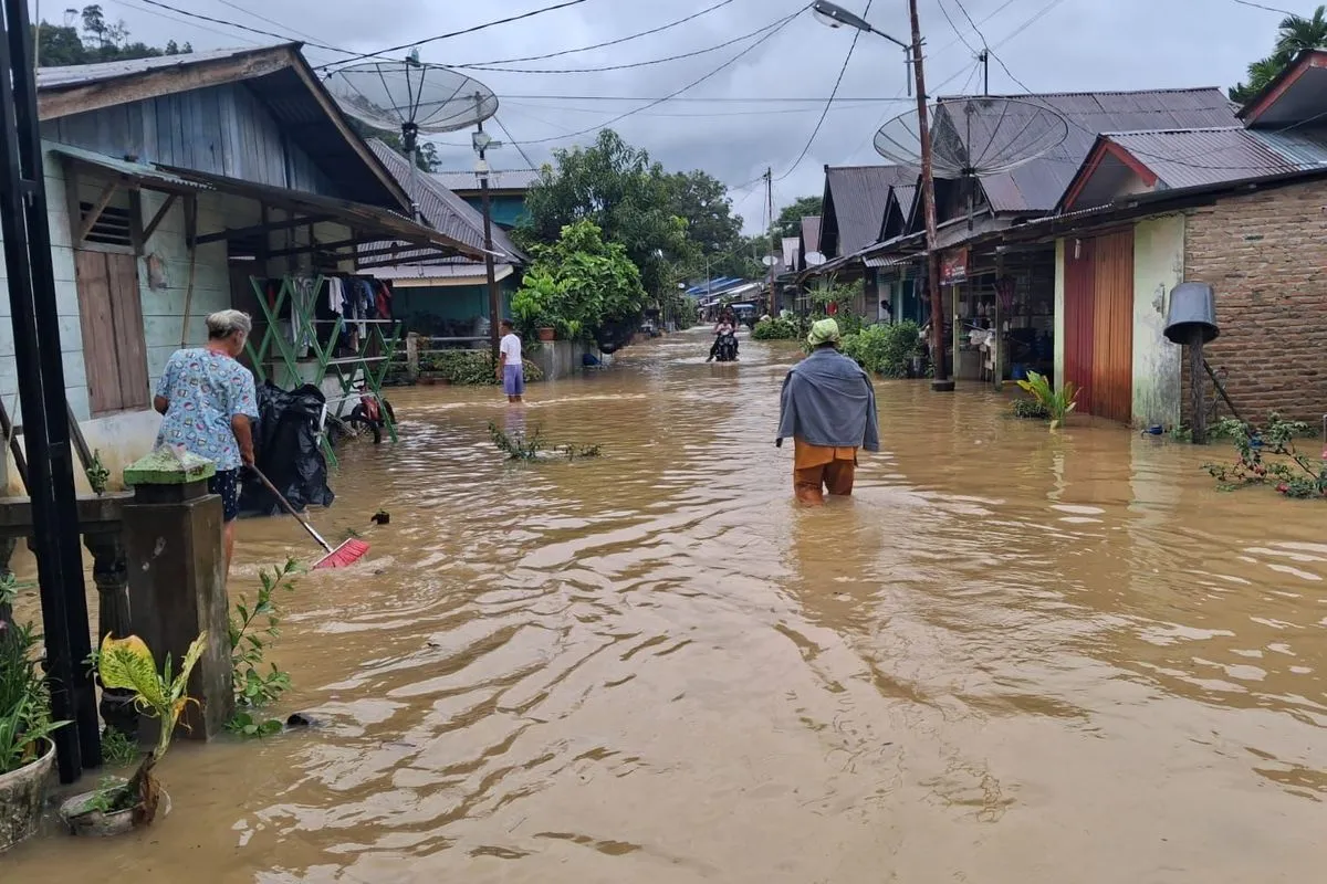 Tapteng–Sibolga Terisolasi Akibat Banjir dan Longsor, Semua Akses Masuk Putus Total