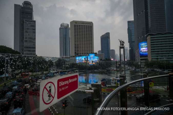 Prakiraan Cuaca Jakarta, Senin (7/10): Awan Tebal, Suhu Tinggi