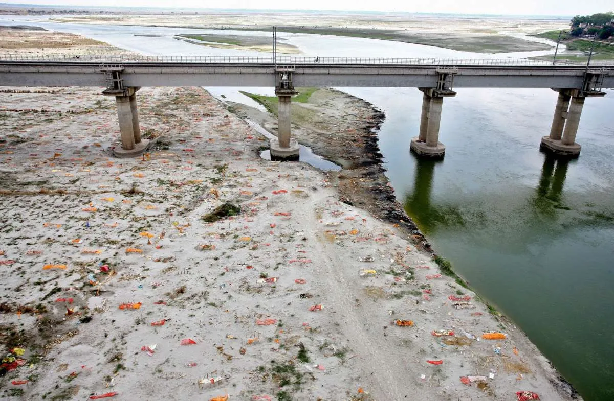 Ngeri! Kematian di India akibat COVID-19 menembus angka 300.000