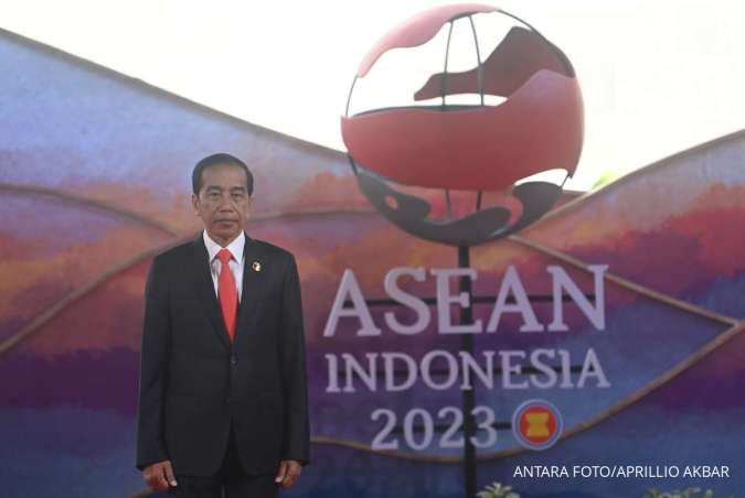 Jokowi Gunakan Pepatah Bahasa Jawa Menang Tanpo Ngasorake ke Menlu Negeri Asean