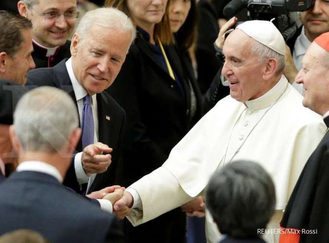 Respons Paus Fransiskus saat para uskup AS kritik Biden beberapa jam usai dilantik