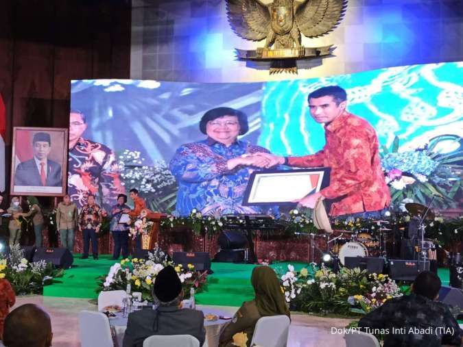 PT Tunas Inti Abadi Raih Penghargaan Kegiatan Rehabilitasi & Reklamasi dari KLHK